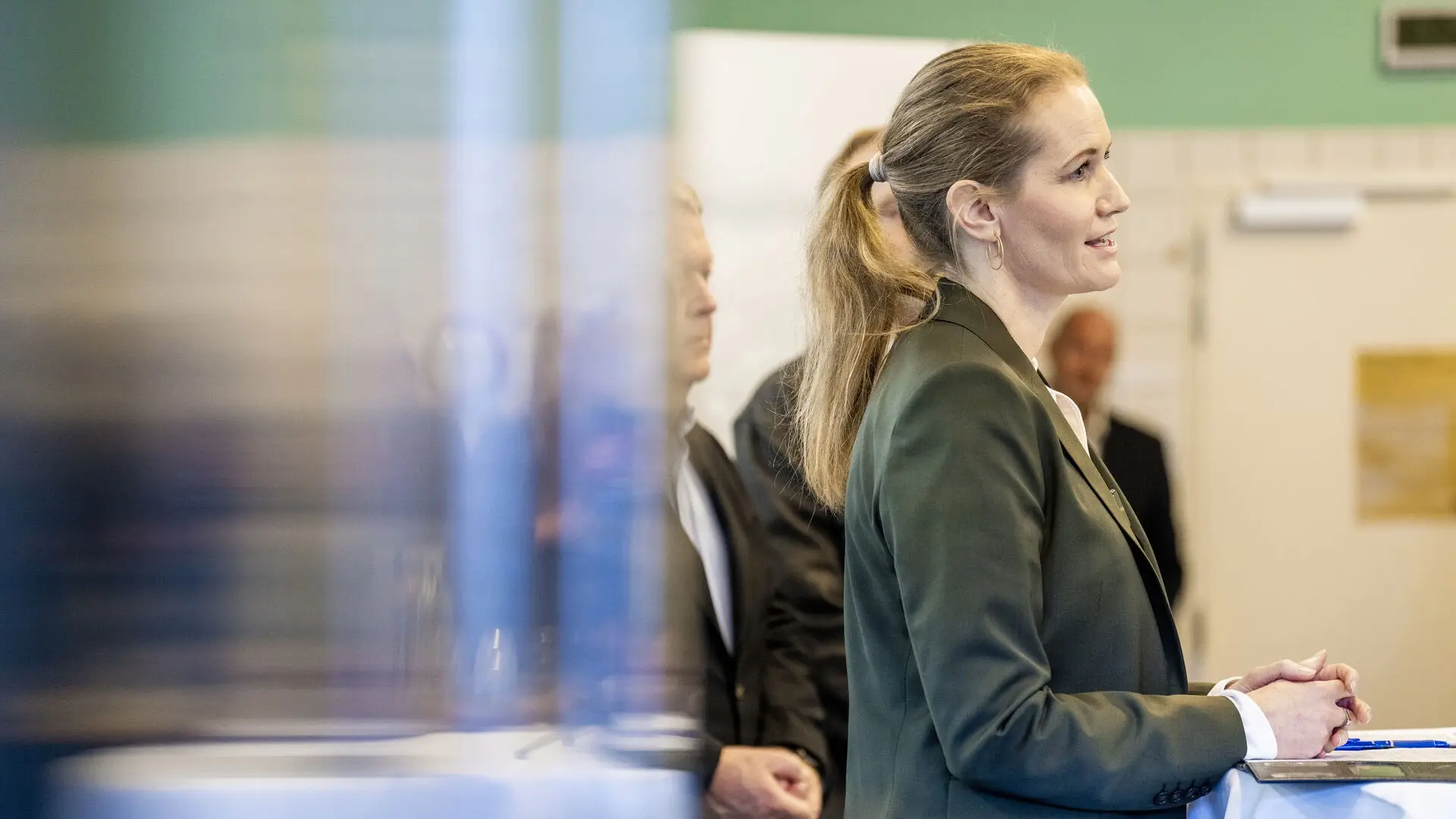 Olie flyder i Nyborg Fjord - minister vil have det undersøgt