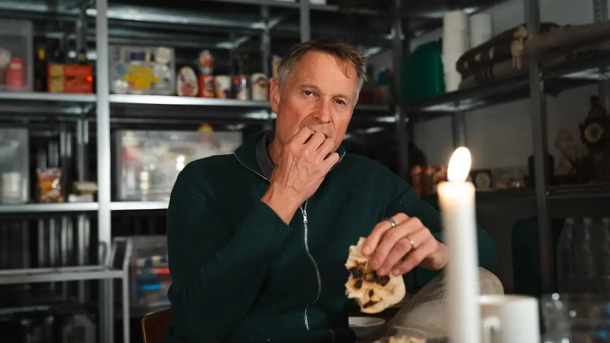 Se Claus Meyers opskrifter på lækker mad af nødrationer - og 3 ingredienser, du ikke kan undvære