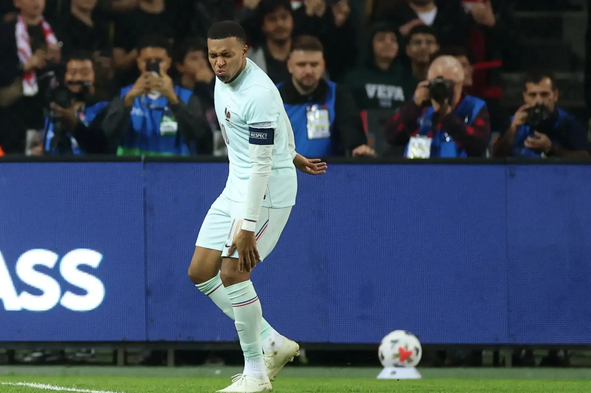 Mbappé scorer og udgår i Zidanes debut