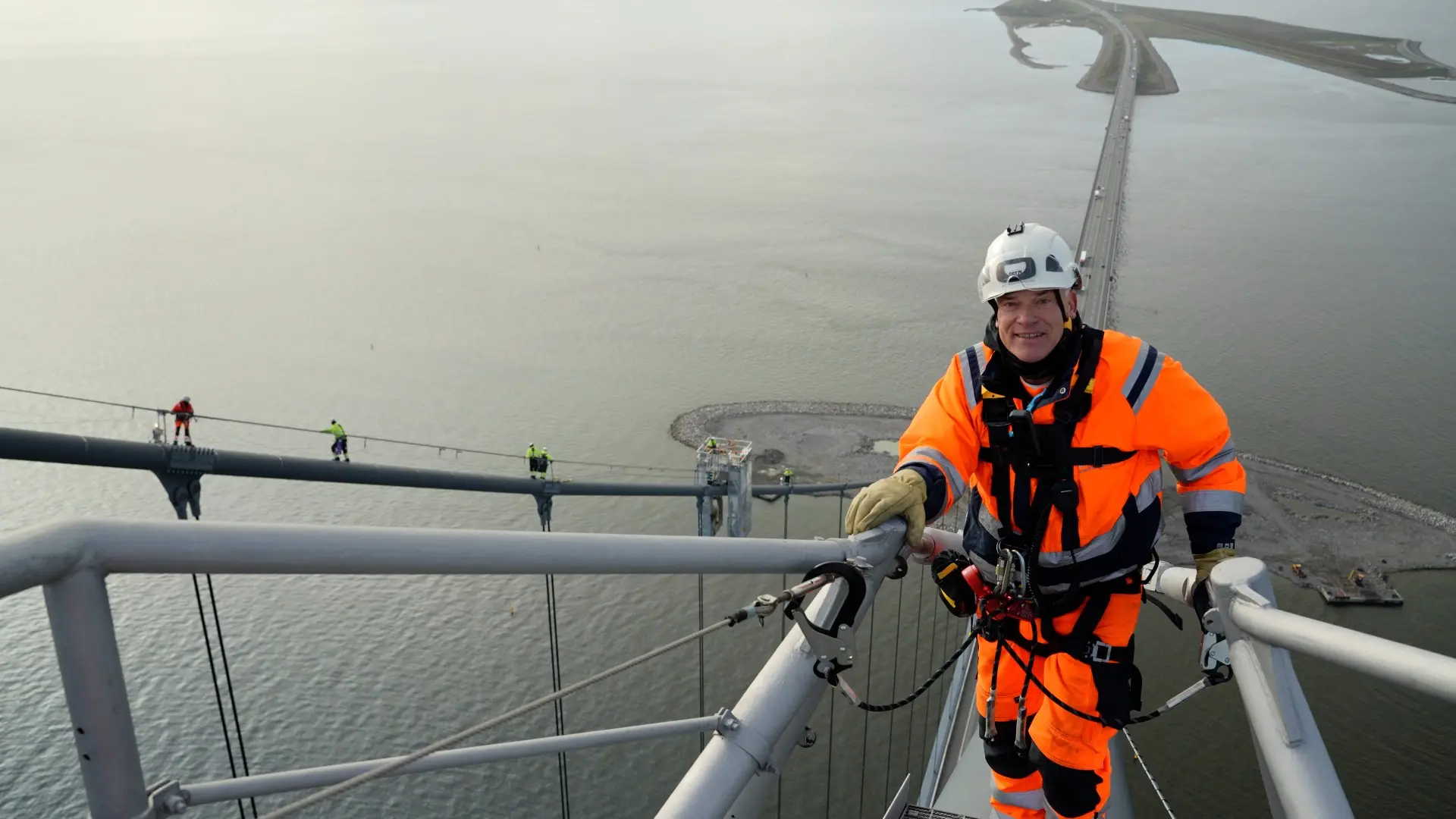 Her arbejder de i 245 meters højde