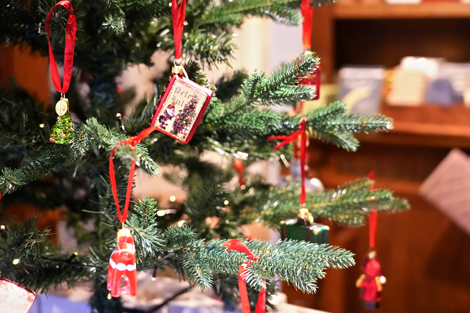 Jul som i gamle dage: Nostalgisk julebutik åbner i Aalborg