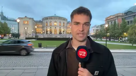 Norges statsminister skal vidne i Epstein-høring: - Baggrunden er alvorlig, siger ordførere - TV 2