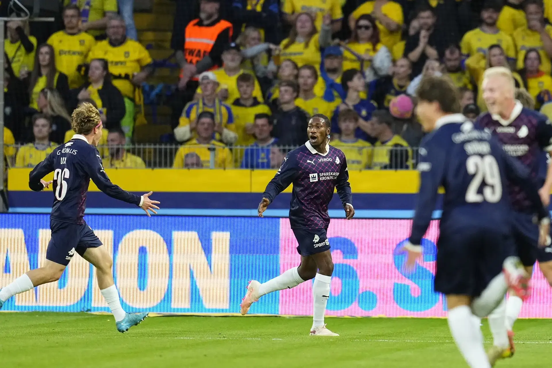 Effektivt Randers-hold straffer Brøndbys boldflytteri