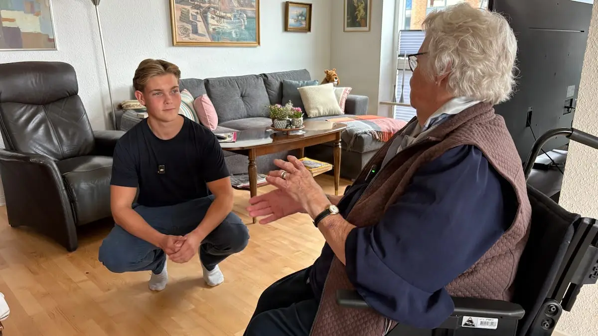 Unge mænd står i kø til hjemmeplejen i Sønderborg: 'Det er som om, det er blevet cool at være noget for andre'