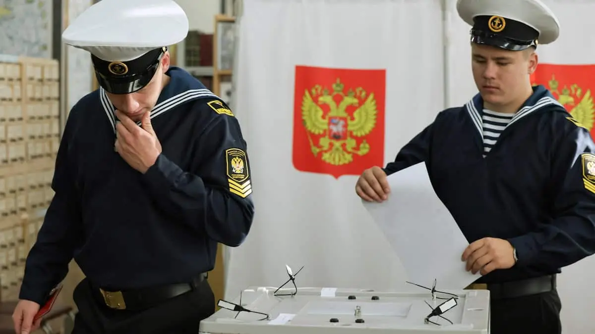 De første valgsteder er åbnet i Rusland – "ingen reel konkurrence"