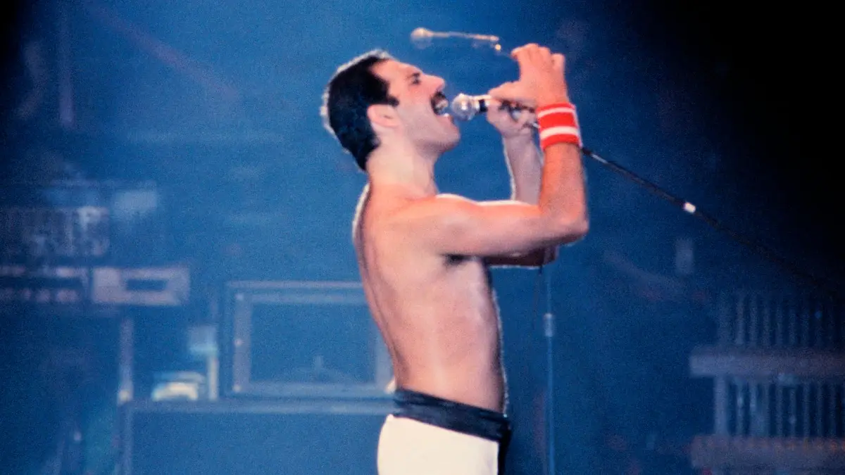 Freddie Mercury-notesblok og ikonisk Michael Jackson-jakke solgt for millionbeløb