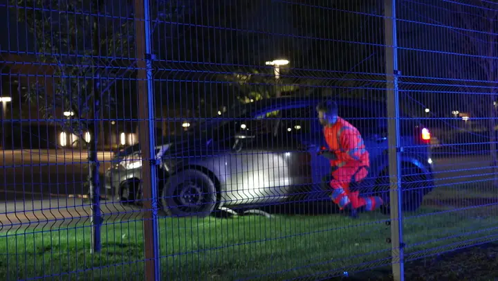 Politi til stede ved færdselsuheld ved stor virksomhed
