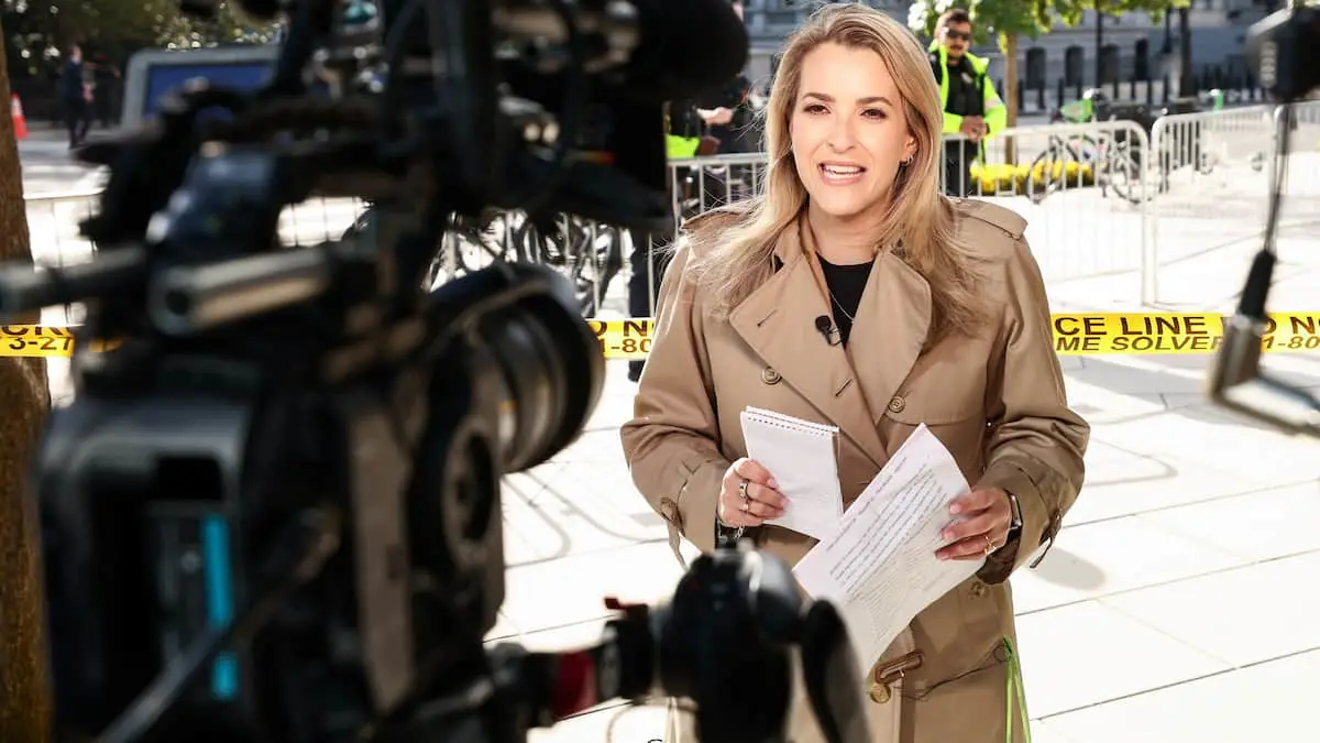 Journalister er tilbage i Det Hvide Hus - men tv-striden fortsætter