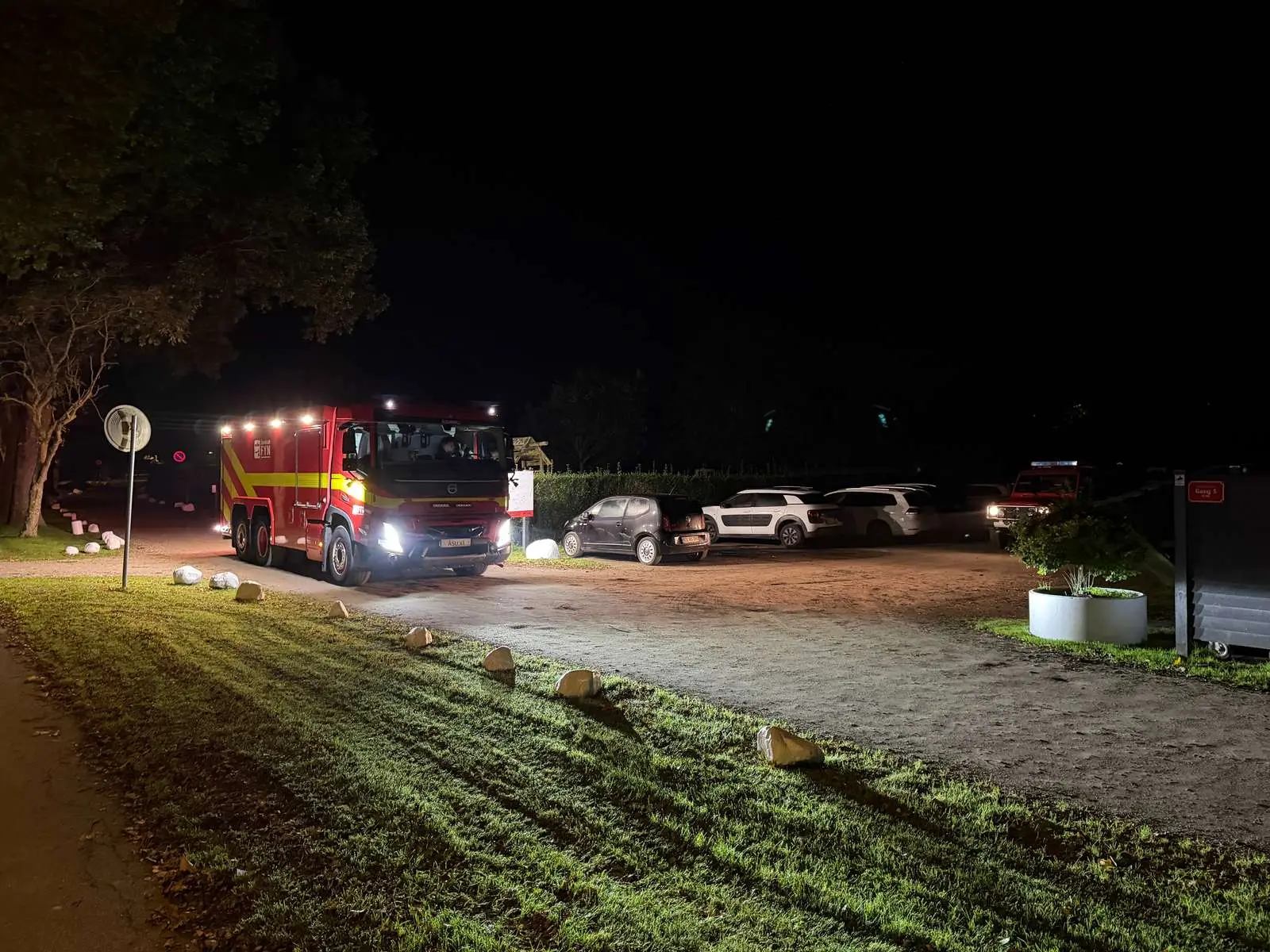 Voldsom nattebrand i kolonihave: Massiv udrykning i Odense SV