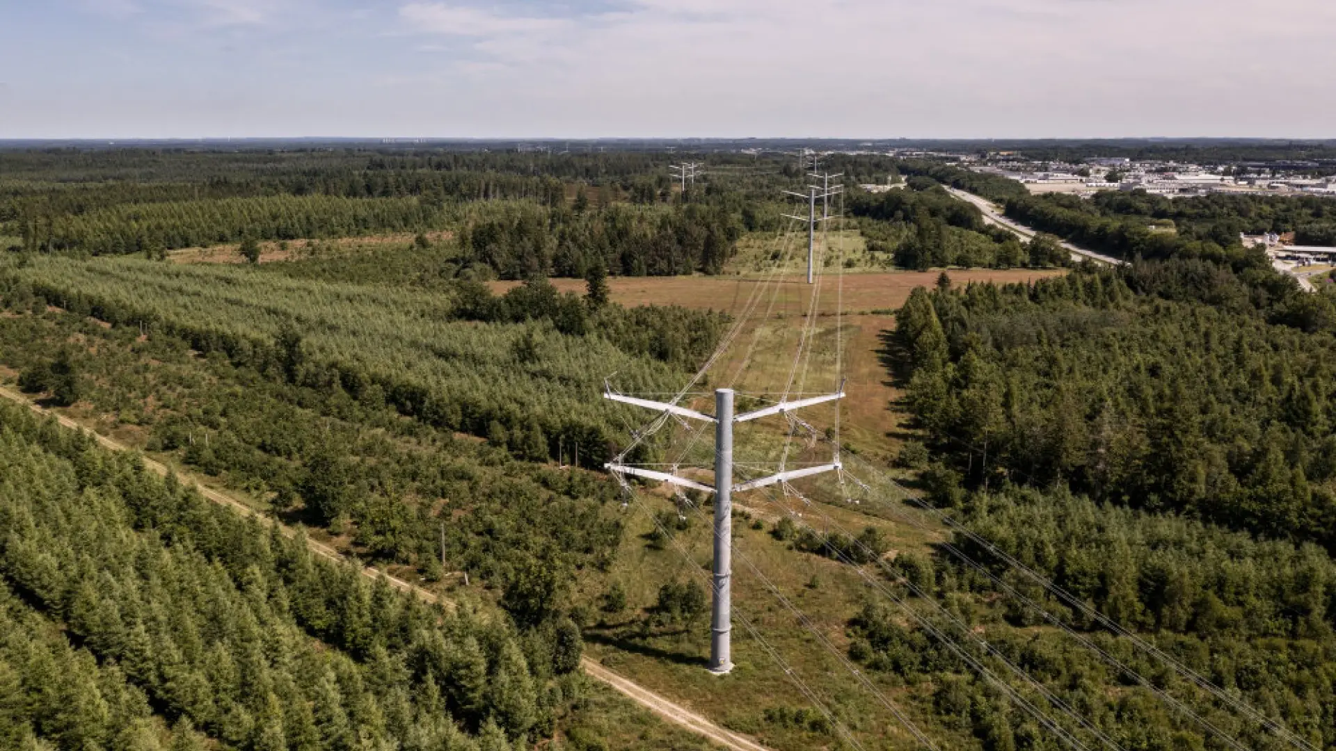 Energinet fastholder luftledninger trods lokale protester