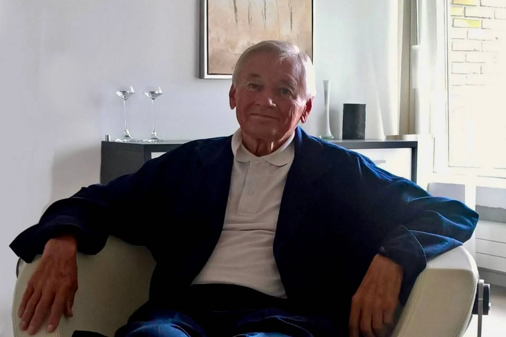 Designer bag James Bond-stol er død – sådan var hans sidste år i Aarhus - Din Avis