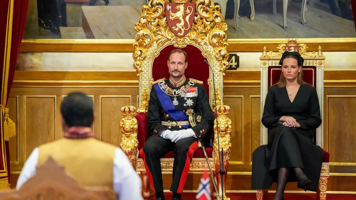 Norges kong Haakon har åbnet Stortinget for første gang som konge