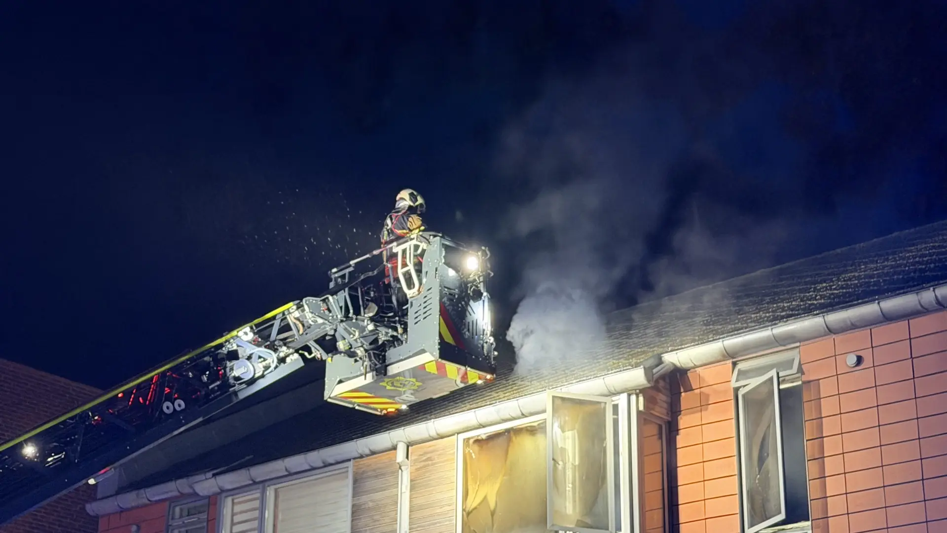 Ældre kvinde død i lejlighedsbrand