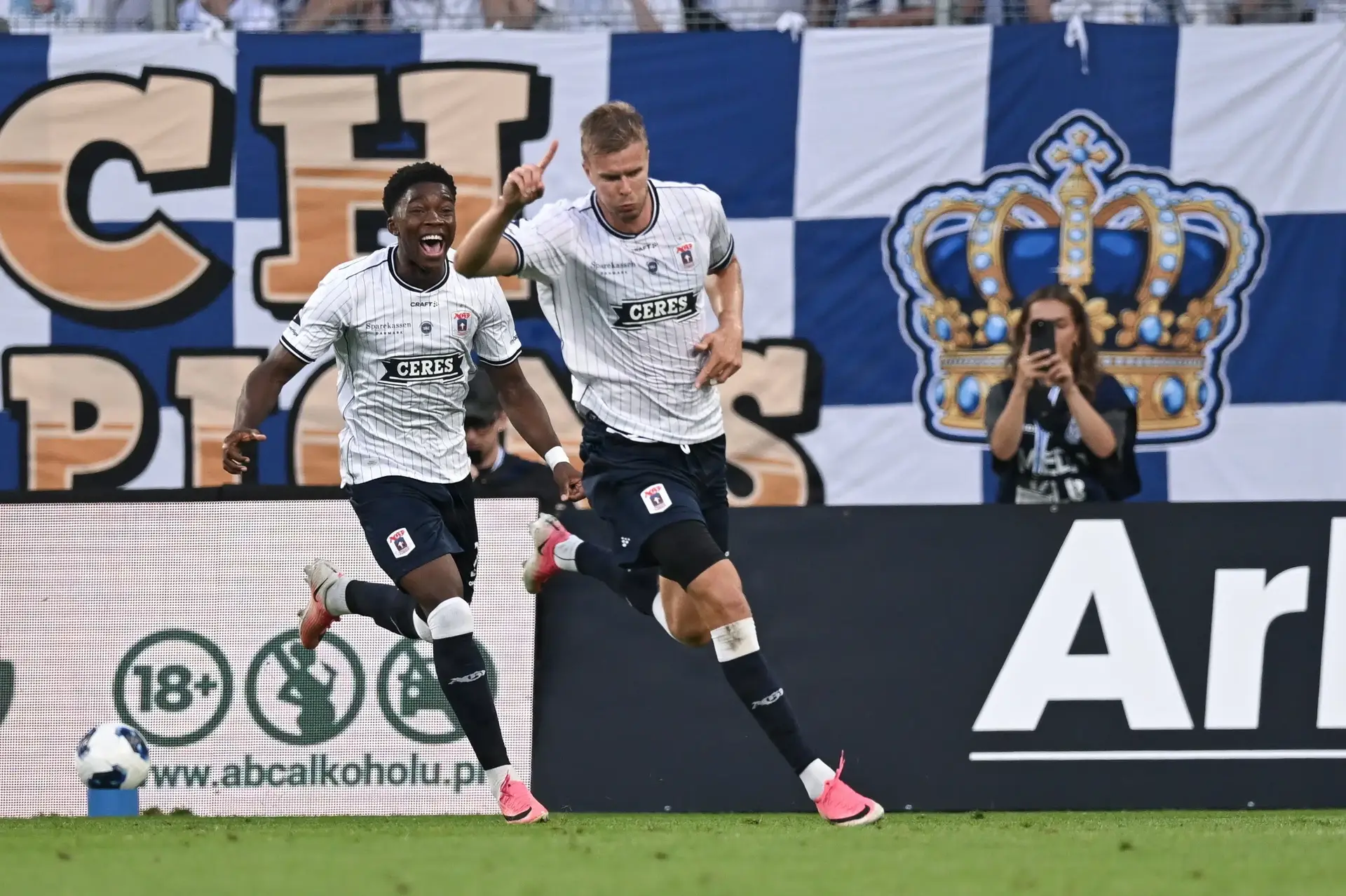 AGF leverer comeback og vender 1-4 til samlet sejr i Champions League