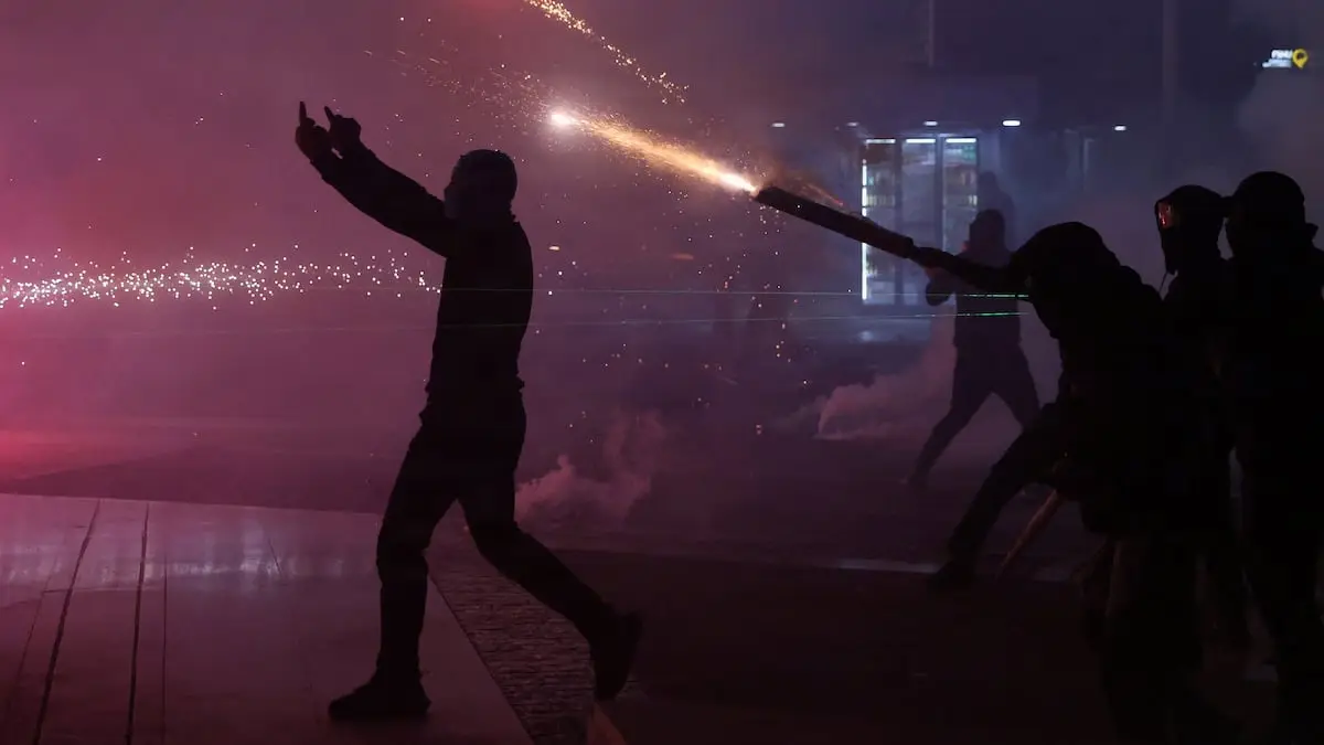 Albanien indfører tårnhøje bøder til demonstranter, der er til stede ved voldelige protester