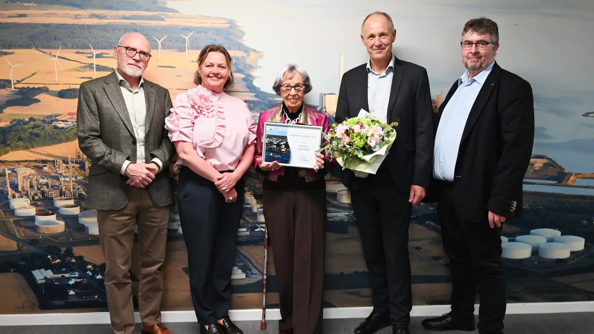 Kunsten holder aldrig fri hos årets 100-årige prisvinder