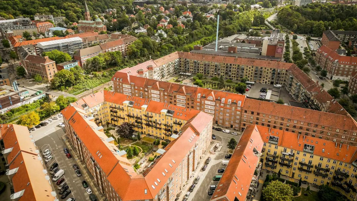 Københavnske lejligheder falder igen i pris, mens Aarhus når en ny milepæl