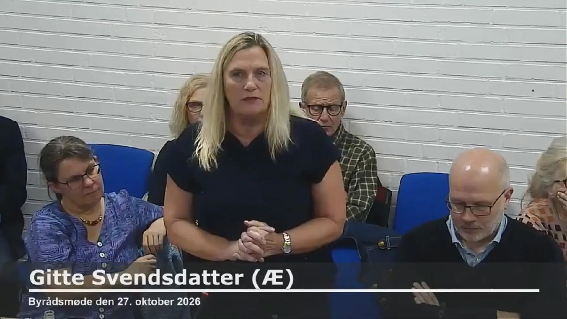 Bjerge af jord udløser giftig debat