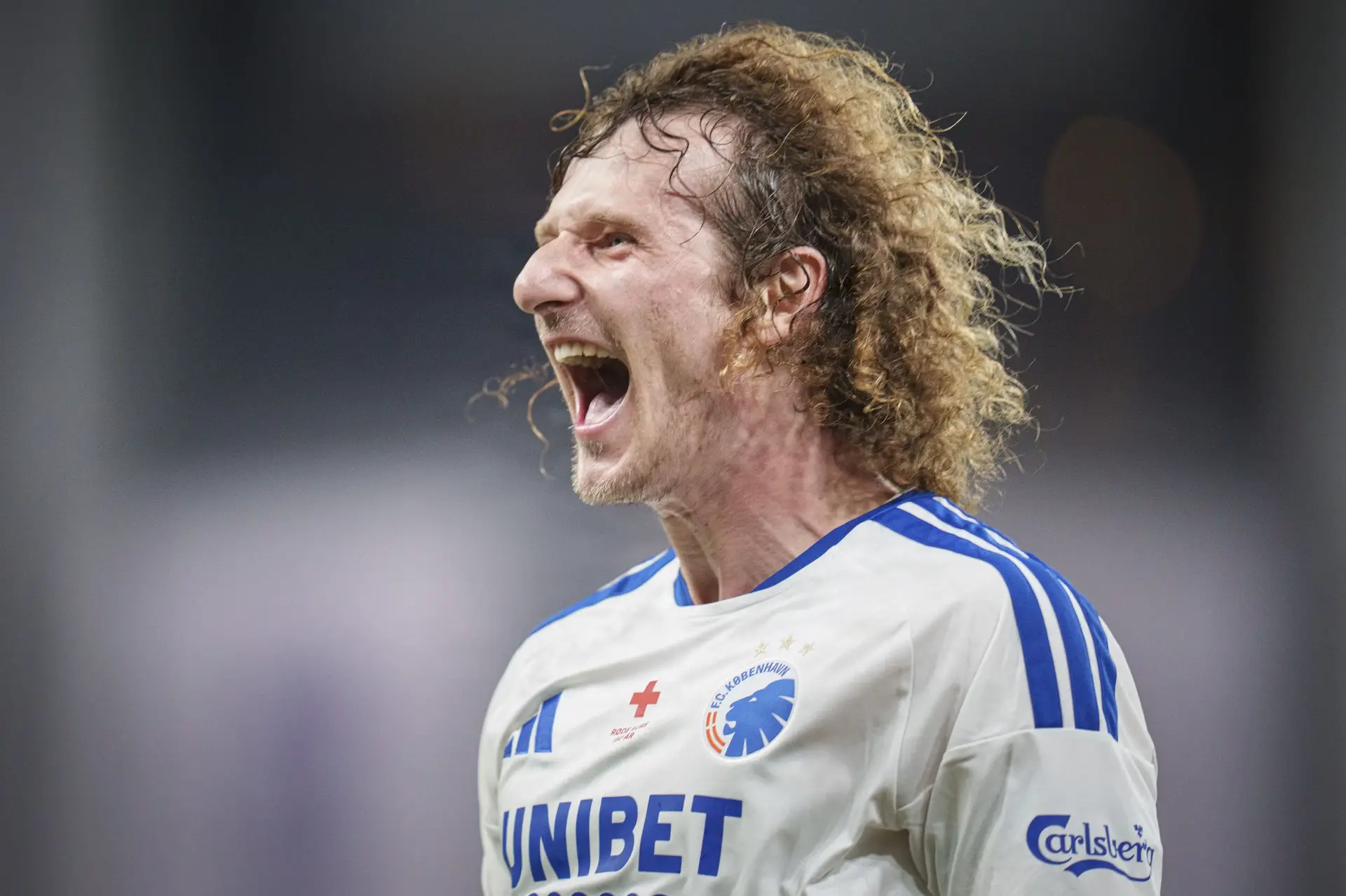 Veloplagte FCK slår FCN og lægger sig på førstepladsen