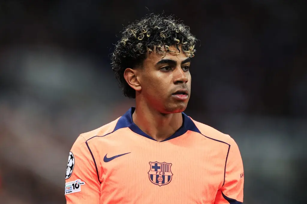 Lamine Yamal skifter tone om Julián Álvarez efter Barça-mis - Indkast