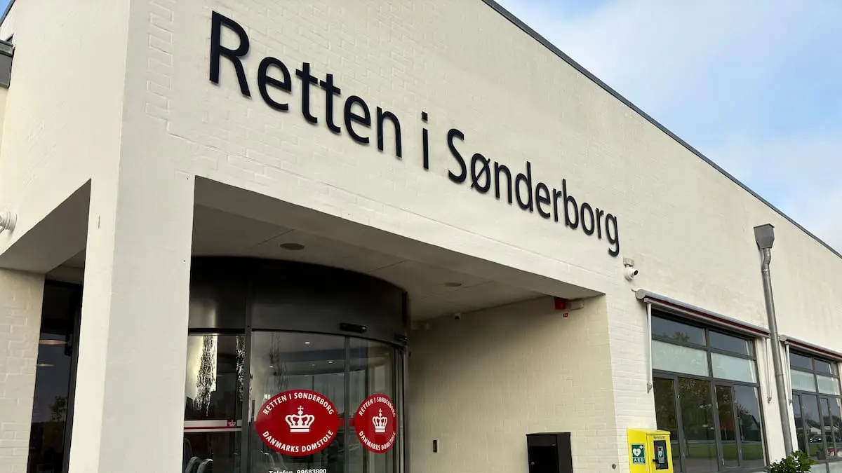Politikommissær fældet på video i sag om vinsvindel