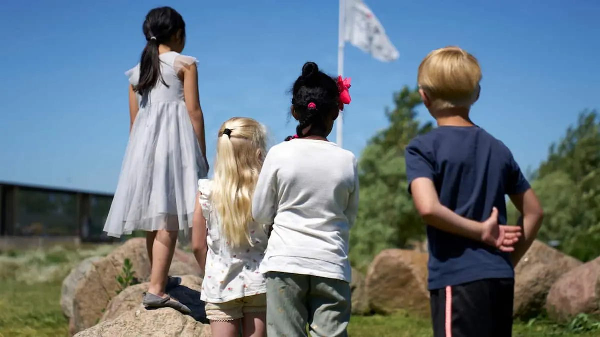 Vi ved for lidt om, hvorfor børn og unge mistrives – så nu investerer fond millioner i at finde svar