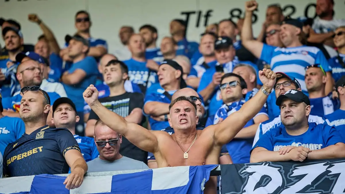 AGF til fans: Gem trøjer og tørklæder før returopgøret i Polen