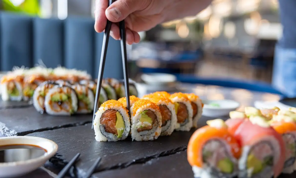 Ny trend er eksploderet: Her kan du få sushi ad libitum i Aalborg