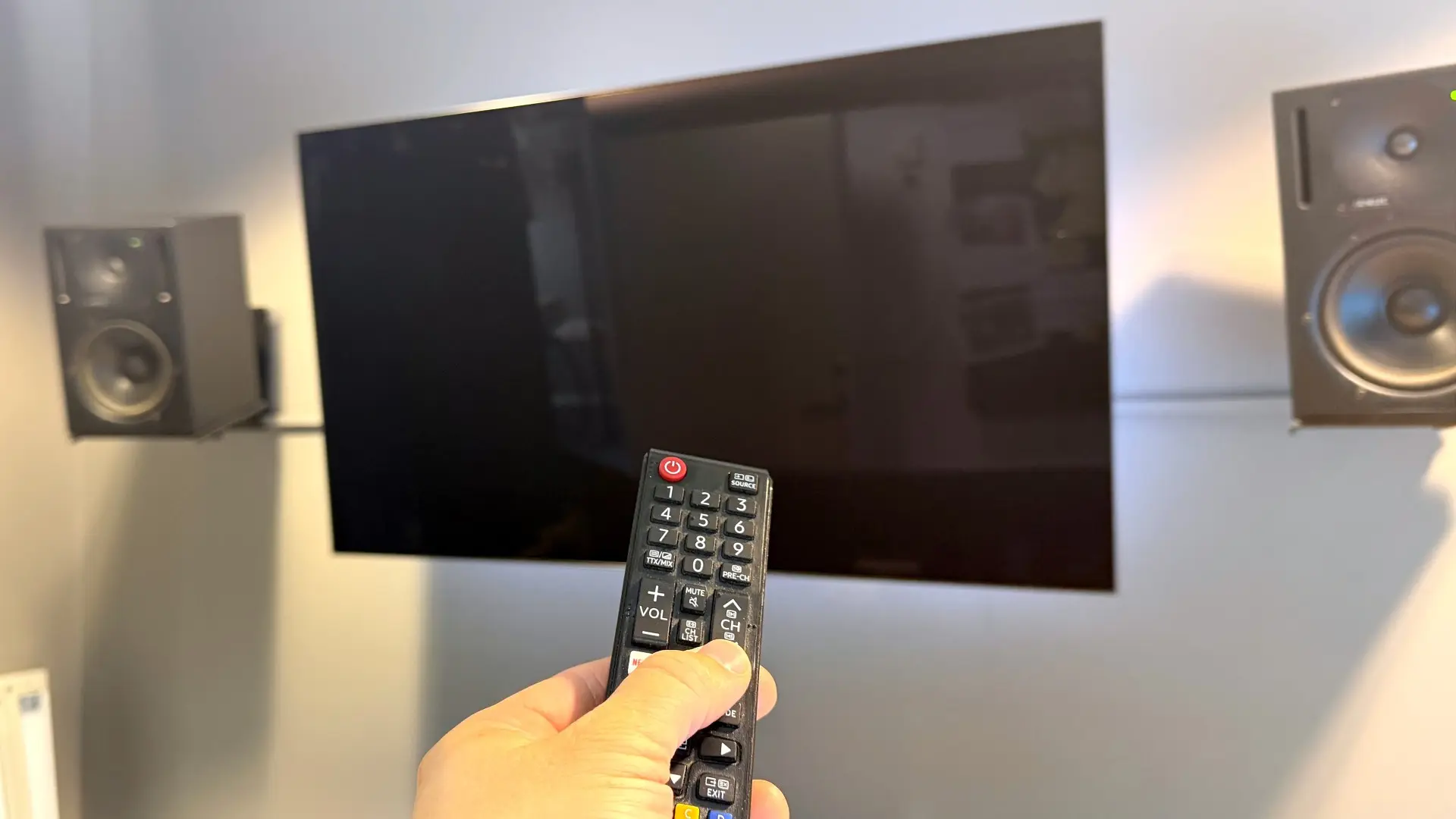 Digital bom forhindrer stadig folk i grænselandet i at se tv fra nabolandet - nu skal den åbnes