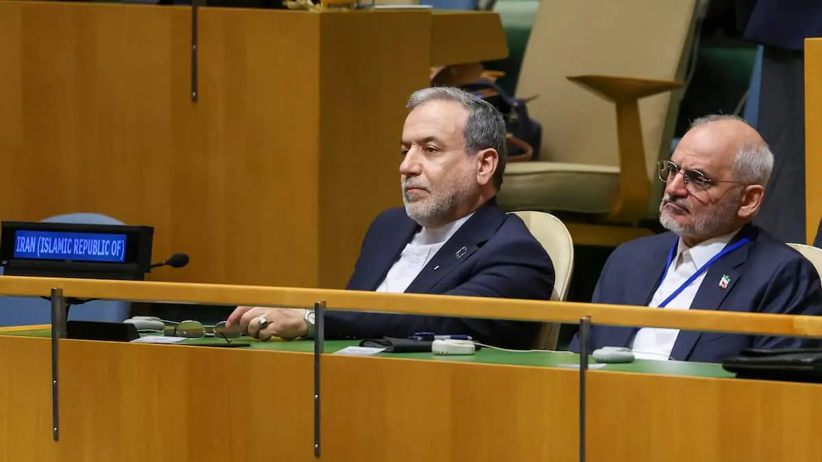 Iran om syv dages-plan: Hormuzstrædet kan genåbne, hvis USA accepterer krav