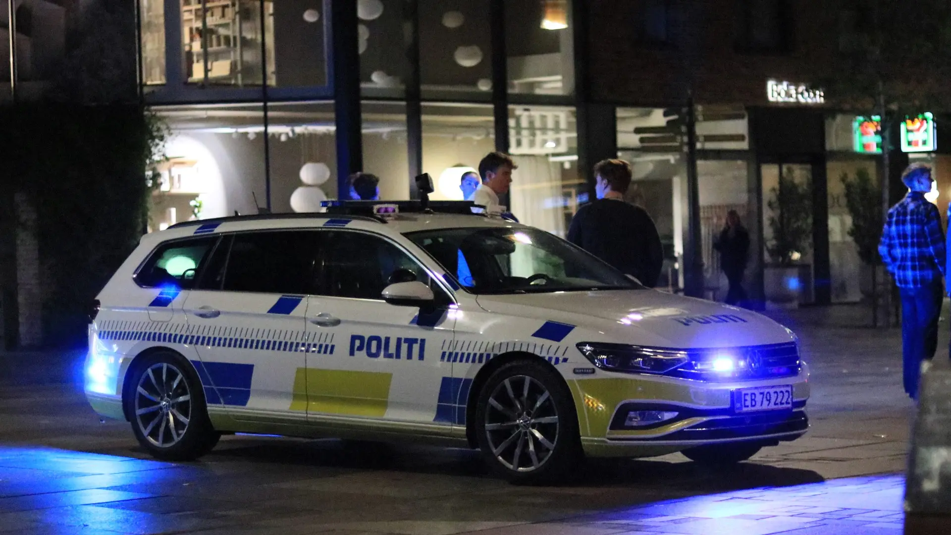 60-årig kvinde går amok på taxa ved banegård