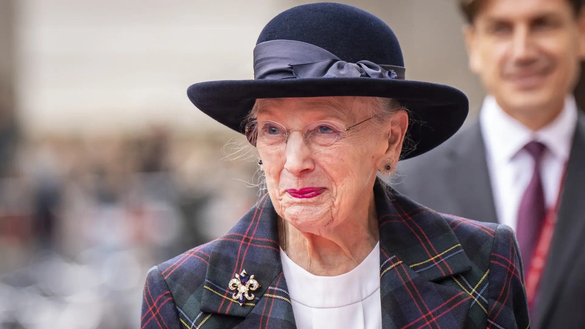 Dronning Margrethe er indlagt efter ildebefindende