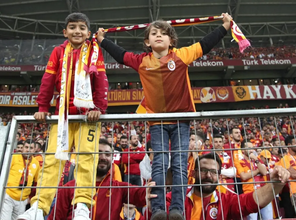 Galatasaray-stjerne sender voldsom Barça-advarsel – lover brændende kulisse - Indkast