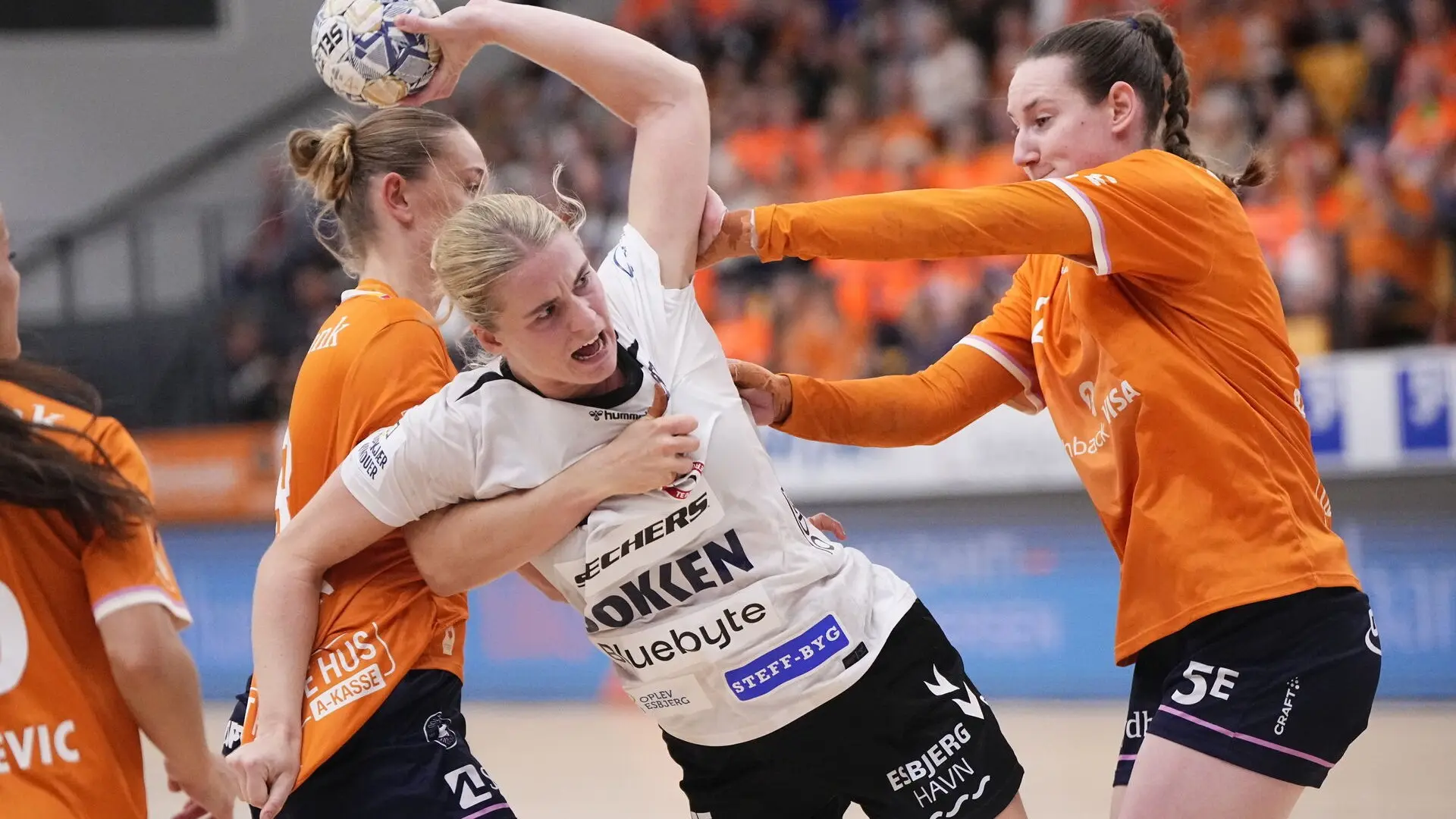 Odense smider føring og taber topkamp på hjemmebane