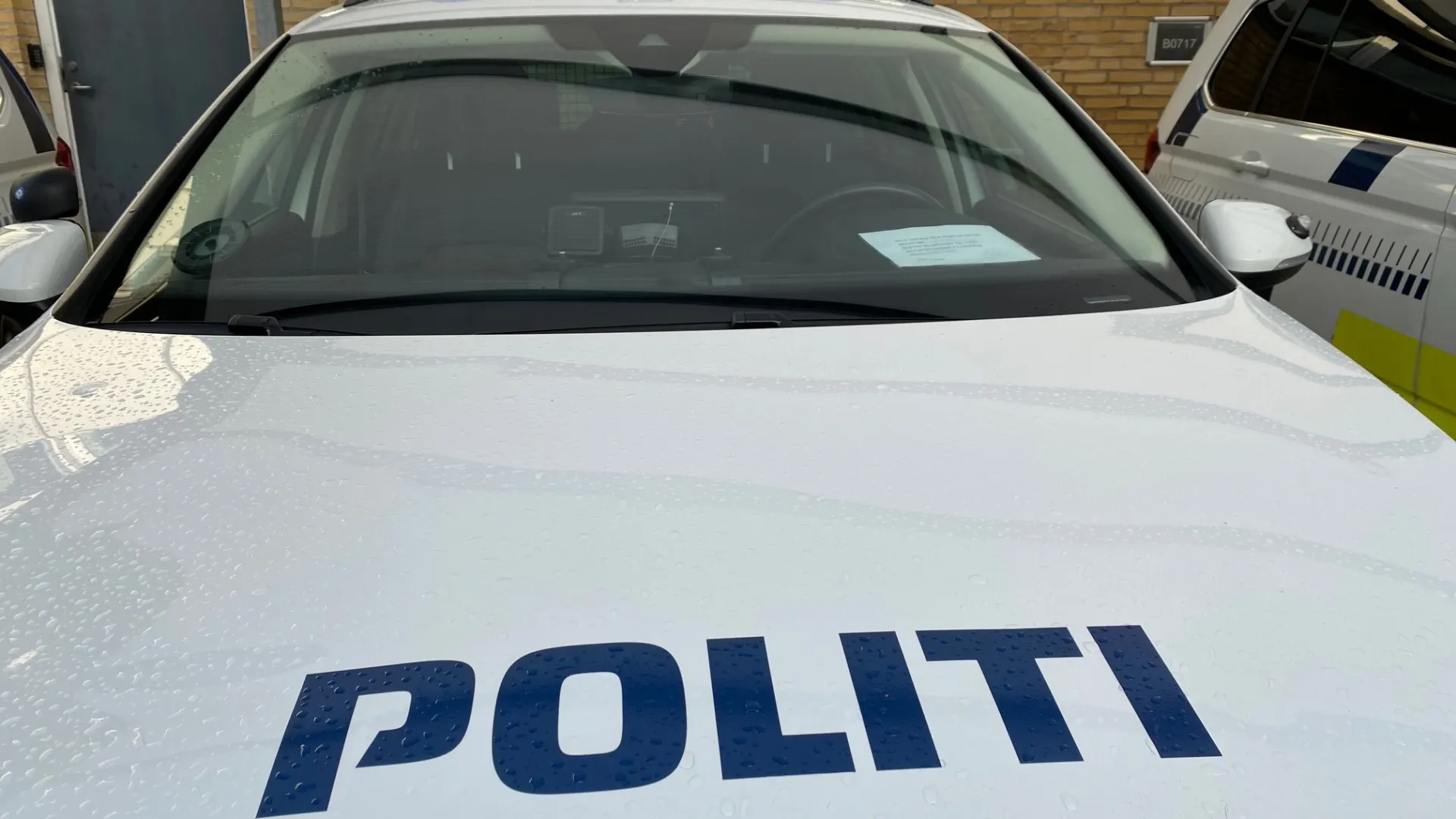 27-årig blev stoppet i rutinekontrol - så væltede sigtelserne ind | TV2 ØST