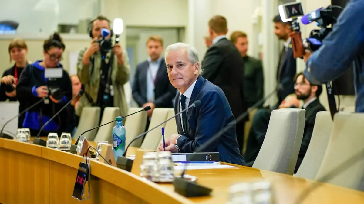 Norges statsminister under Epstein-høring: 'Jeg har ingen viden om, at Jeffrey Epstein har haft indflydelse på norsk udenrigspolitik'