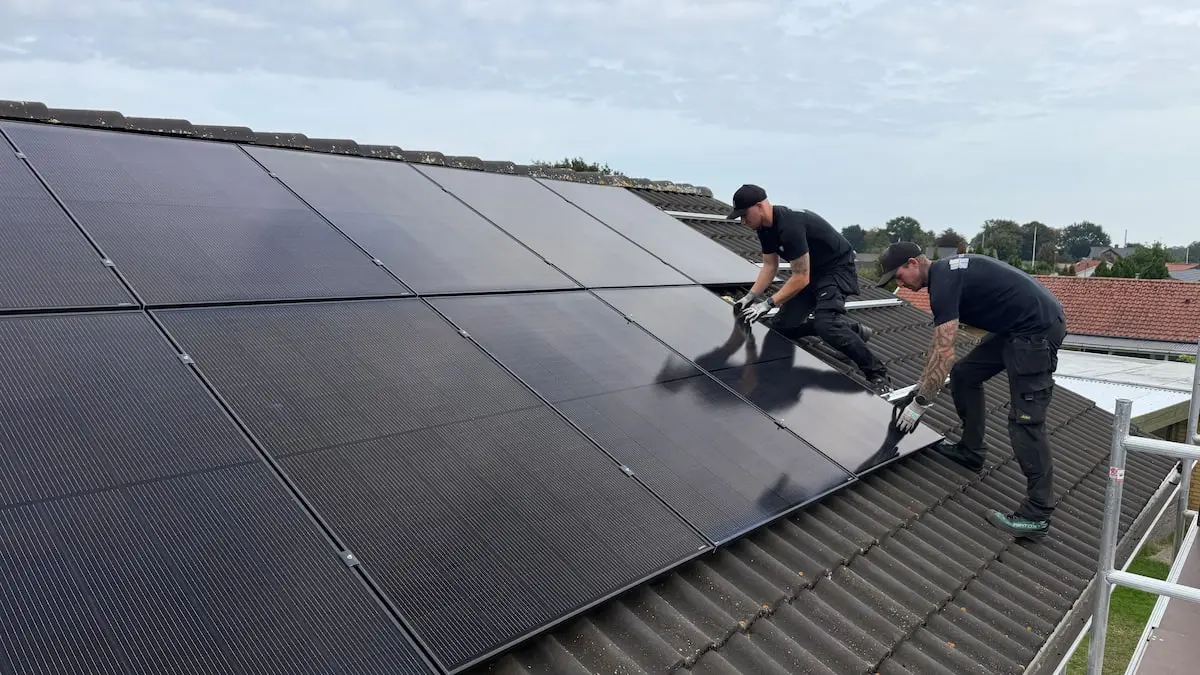 Solceller er populære: Vi gør det for pengepungens skyld