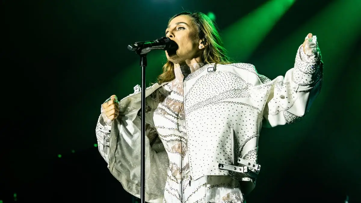 Medina kritiseres endnu hårdere for firmajob på grund af Ed Sheeran