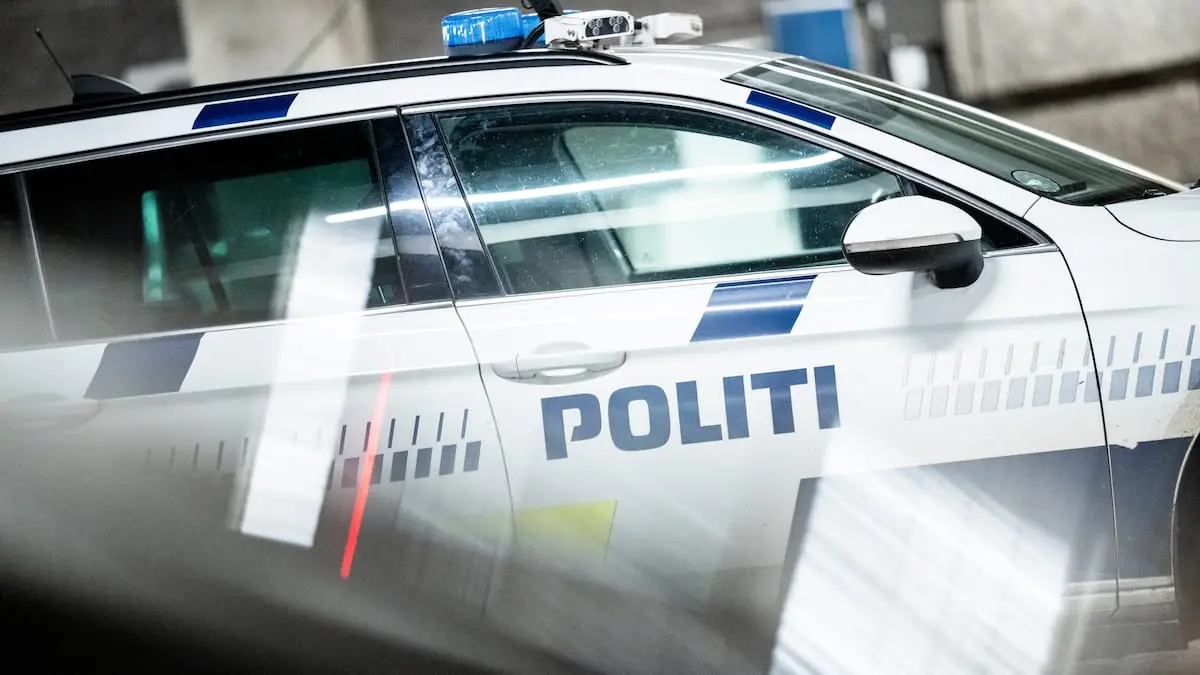 To skolepiger antastet af en mand i hvid bil – politiet efterlyser vidner