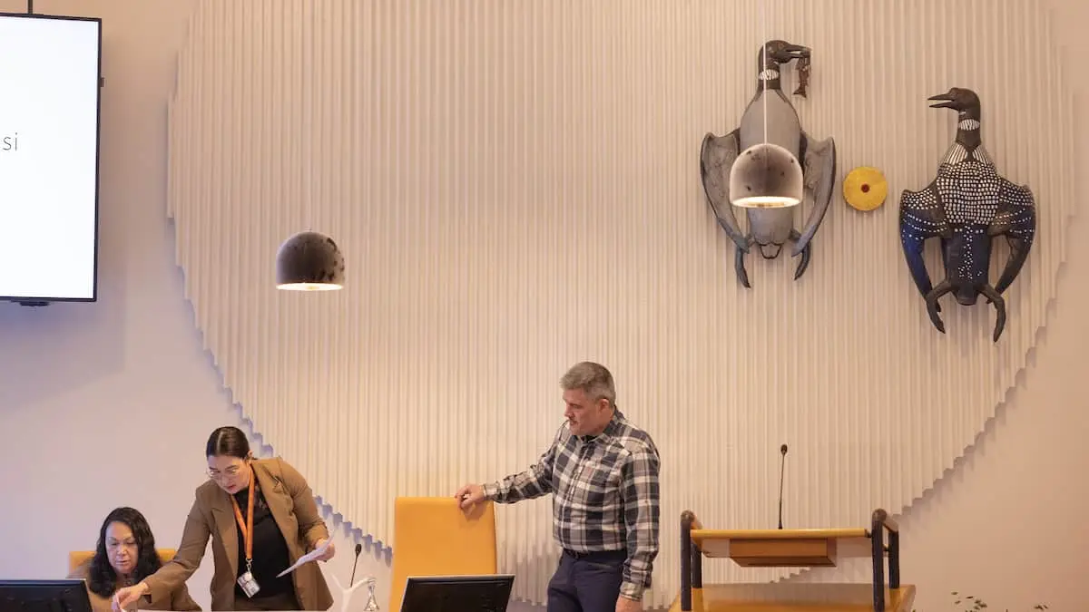 Grønlands parlament måtte udskyde afstemninger efter fravær