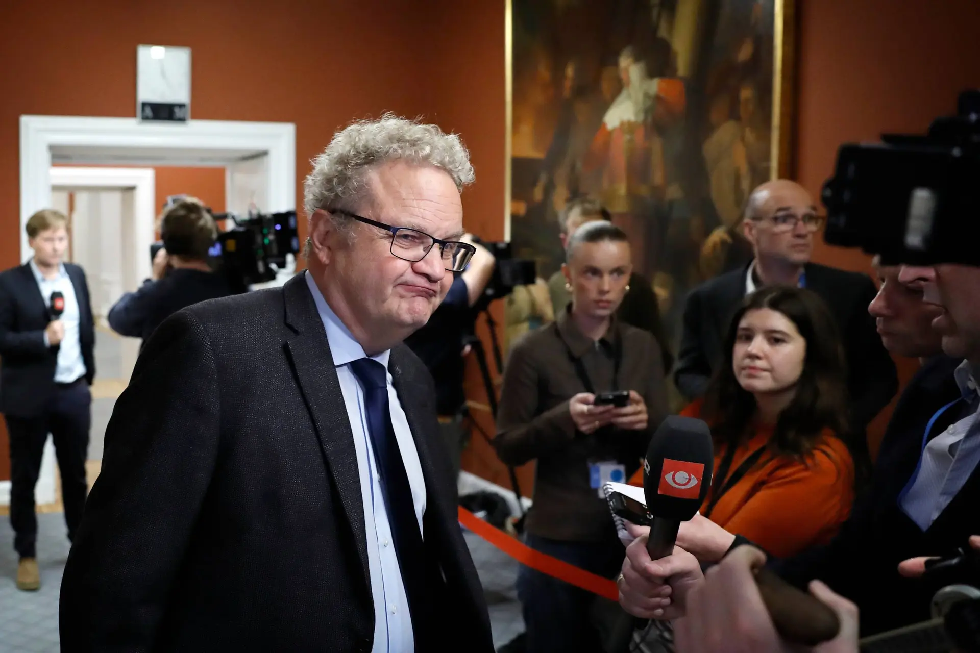 Venstre ser helst Preben Bang Henriksen forlade Folketinget - Jyllands-Posten