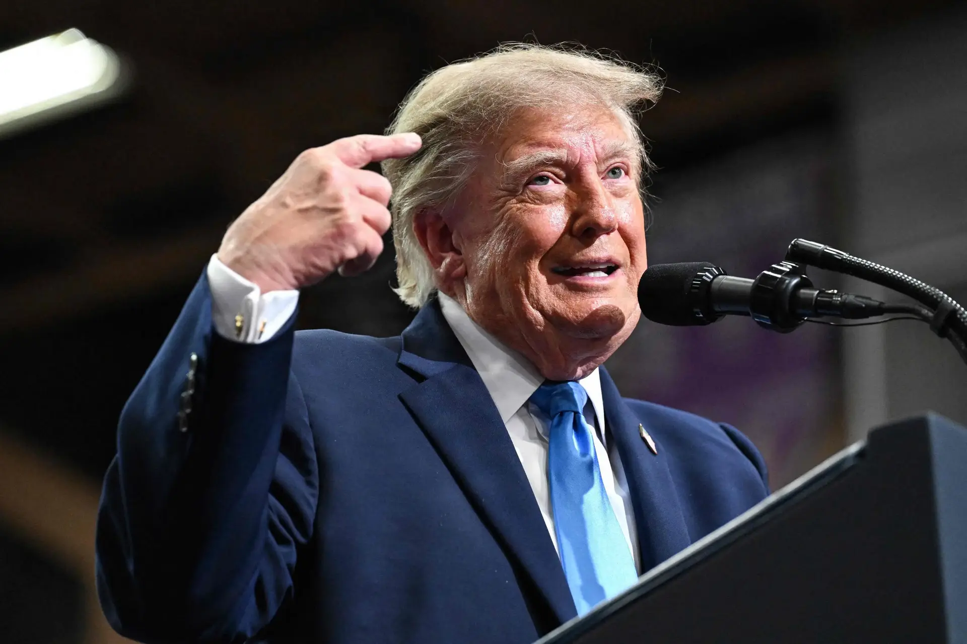 Trump: Ukraine er skyld i stigende benzinpriser - ikke Hormuz