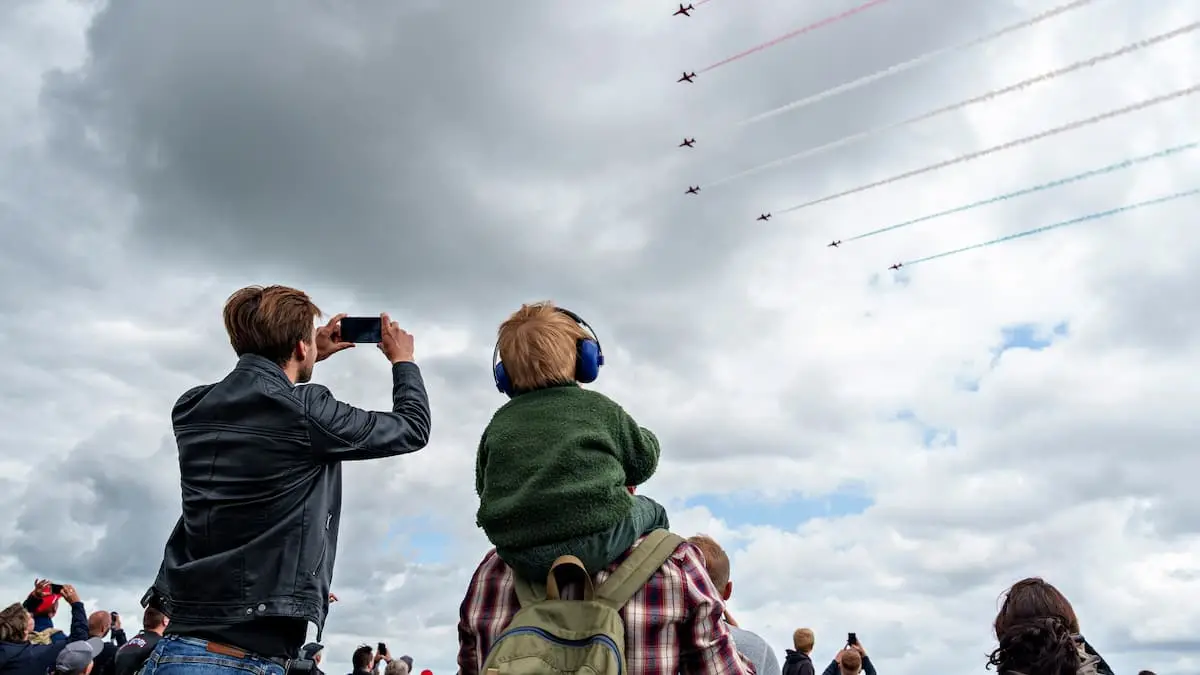 Danish Air Show starter med stilhed efter dødsulykke