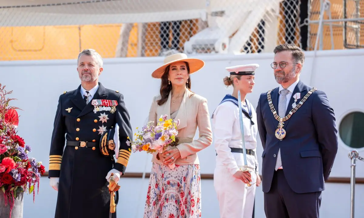 Dronning Mary besøger Odense