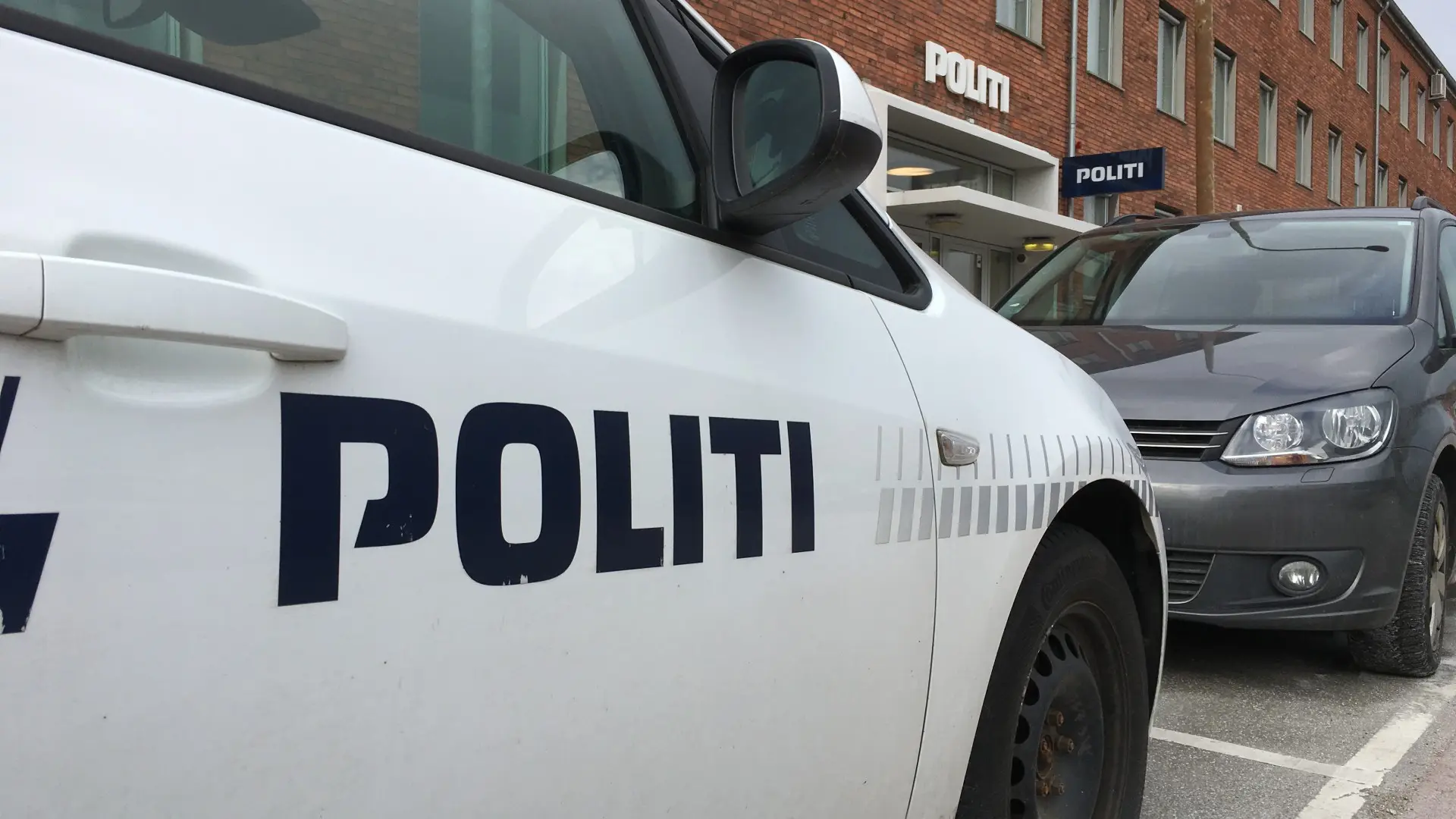 56-årig fremstilles in absentia i grundlovsforhør: Begik grov vold mod 27-årig kvinde