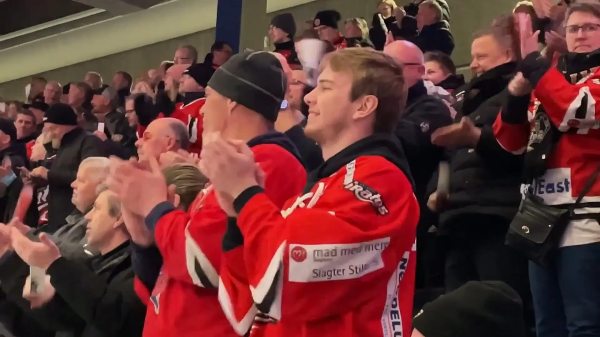 Fyr løs! Ishockey og sæd blandes i specielt samarbejde