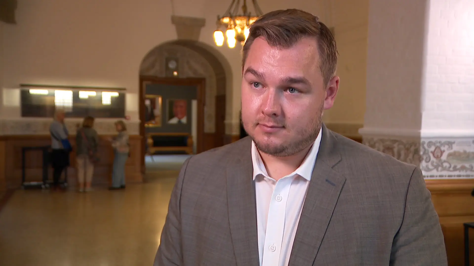 Fynsk folketingsmedlem om hijab-invitation: - Det skal man takke nej til