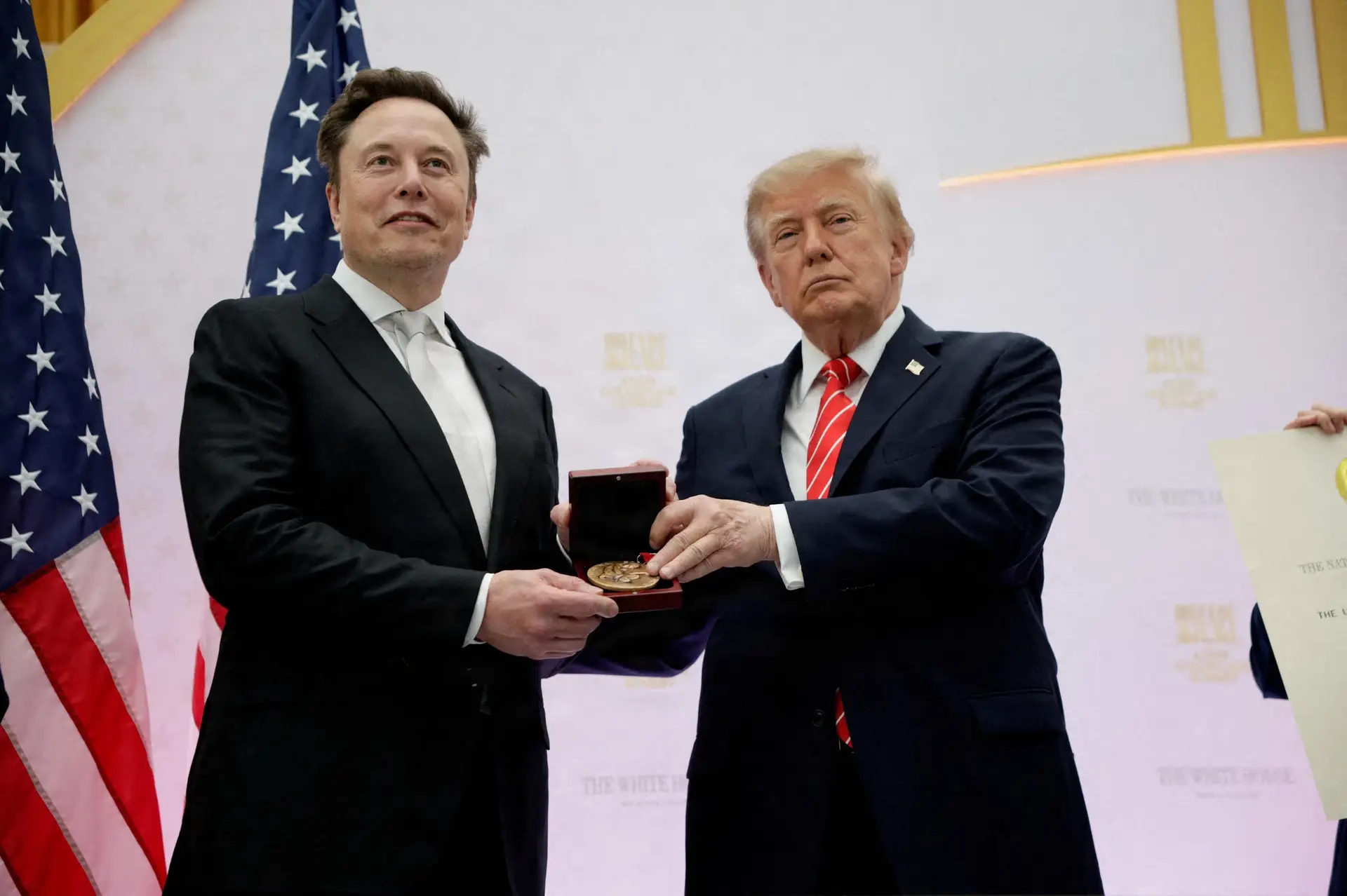 Musk donerer milliarder for at hjælpe højrefløjen før midtvejsvalg