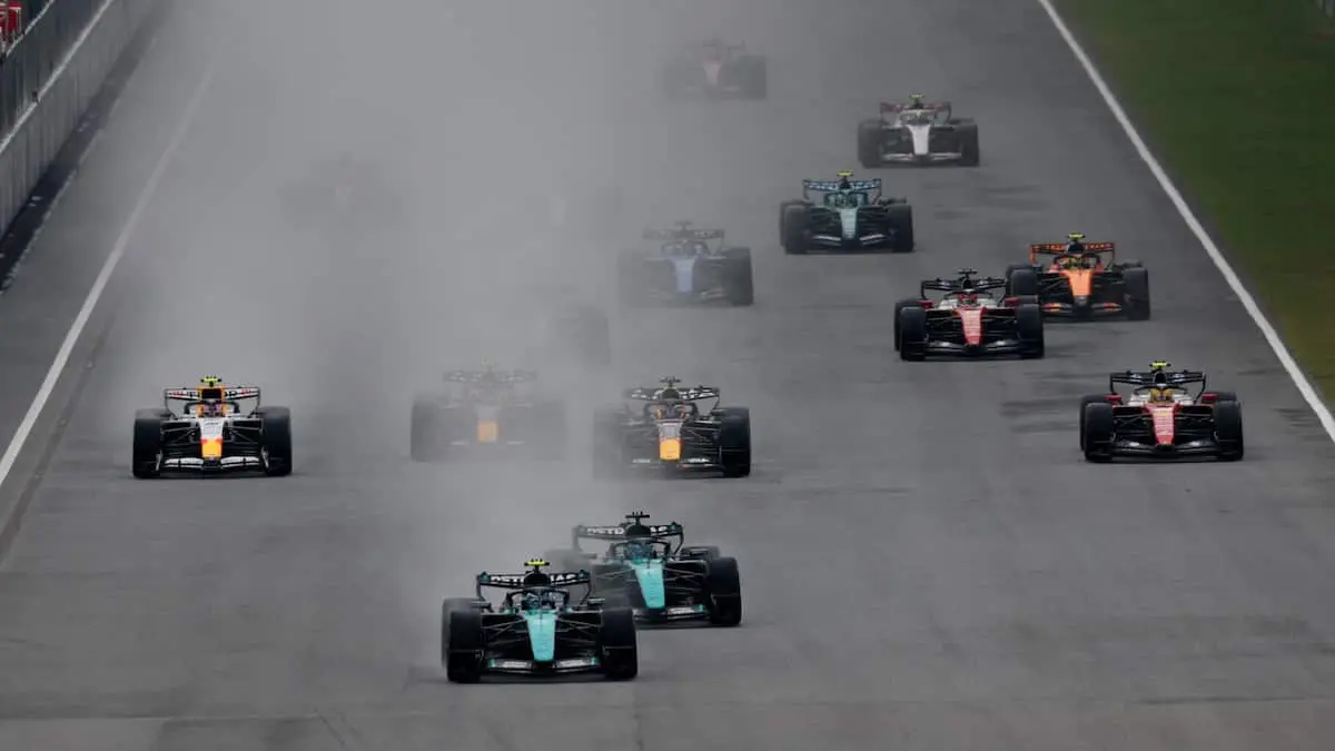 Formel 1-bilernes historiske nedbrud får alarmerne til at blinke