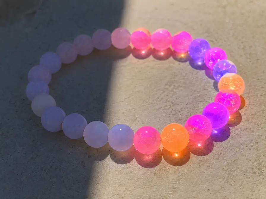 Sommer Krea: Armbånd med UV-perler